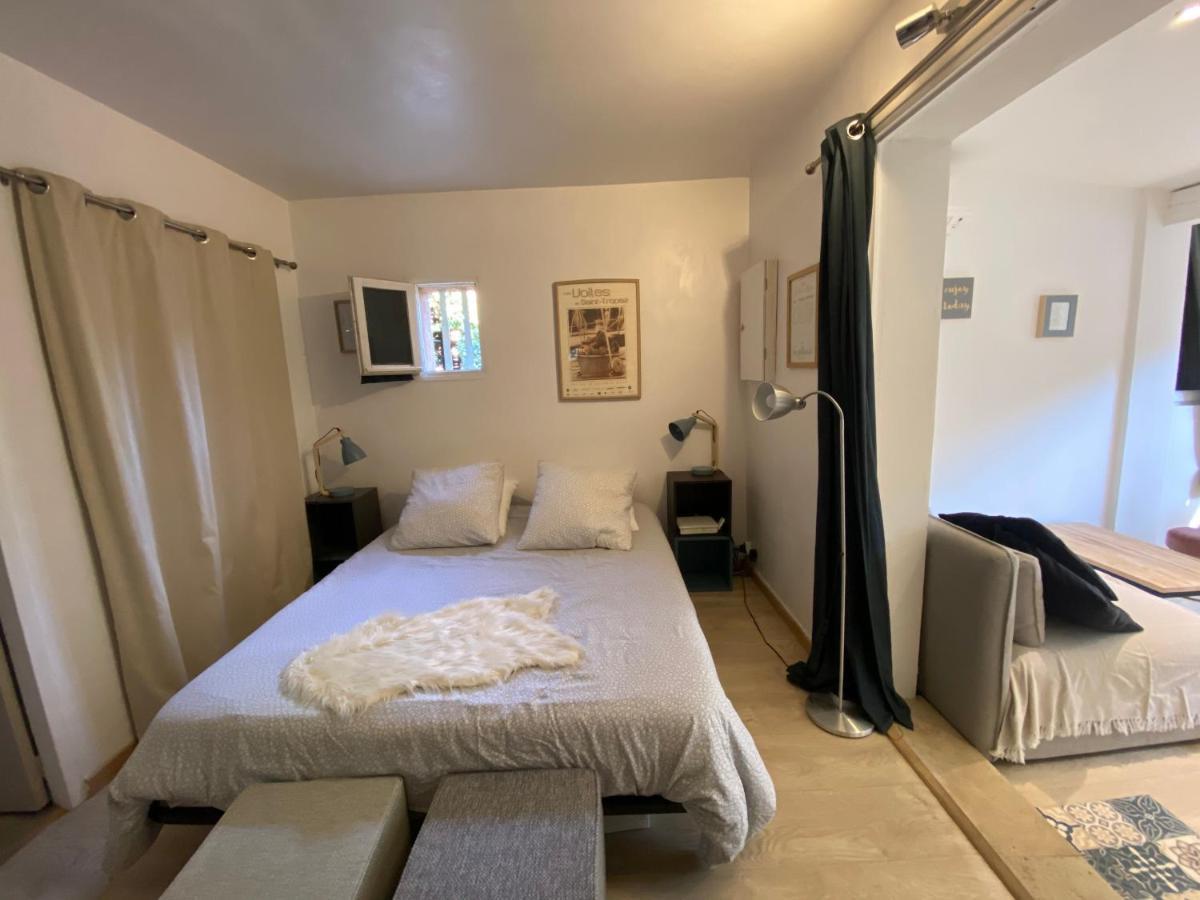 Agréable studio proche StTropez Piscine et Tennis Gassin Esterno foto