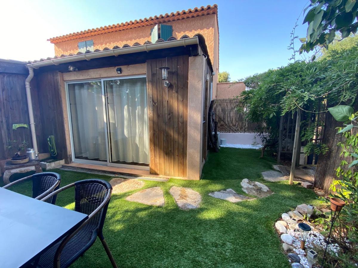 Agréable studio proche StTropez Piscine et Tennis Gassin Esterno foto